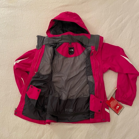 New with tags Northface Triclimate Pink Jacket - Picture 4 of 5